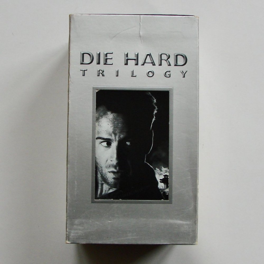 Die Hard Trilogy VHS Movie Box Set Bruce Willis Samuel L Jackson Collectible